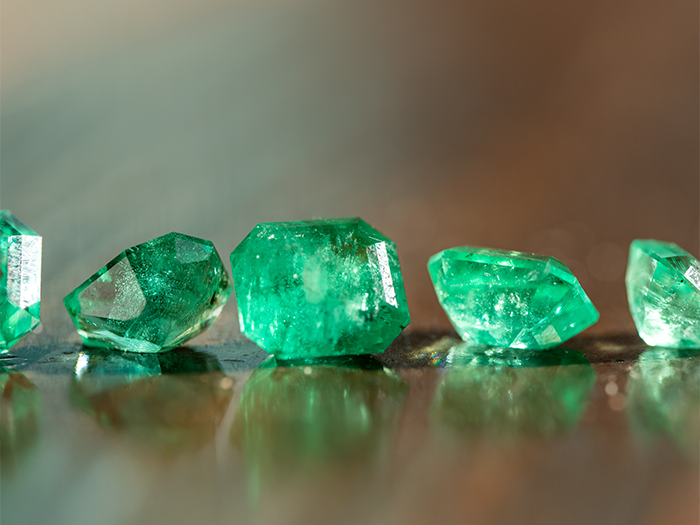 眠っている天然石をジュエリーに仕立てて身に着けたい